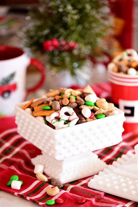 christmas-snack-reindeer-trail-mix-tidymom image