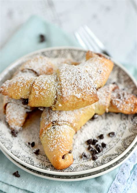 easy-chocolate-crescents-just-4-ingredients image