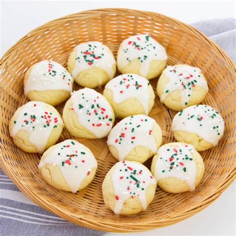italian-knot-cookies-anginetti-it-is-a-keeper image