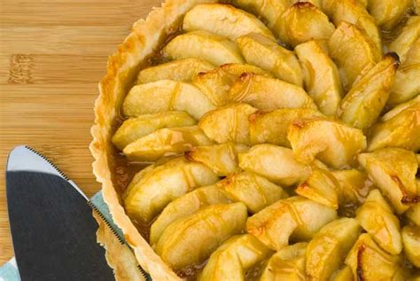 gluten-free-easy-caramel-apple-tart image