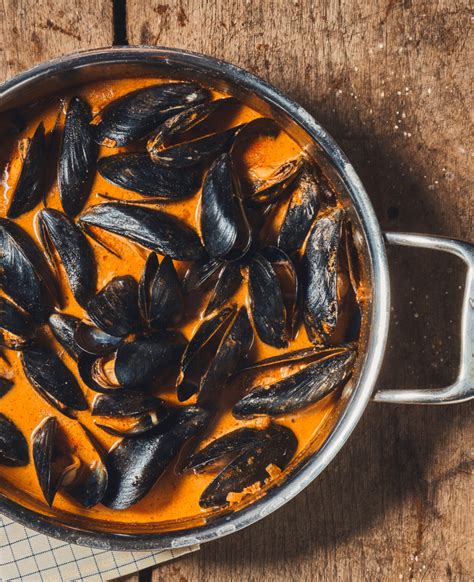 thai-spiced-coconut-black-garlic-mussels-my image