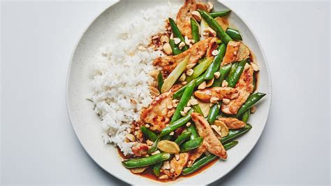 chicken-and-green-bean-stir-fry-recipe-bon-apptit image
