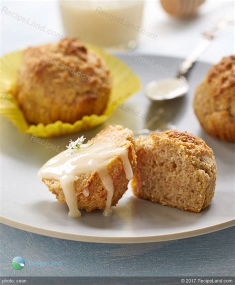 bisquick-sour-cream-muffins-recipe-recipelandcom image