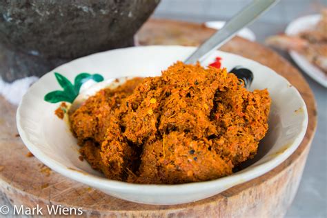 how-to-make-southern-thai-curry-paste-วธ-eating image