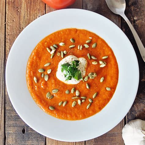 homemade-roasted-tomato-and-garlic-soup image