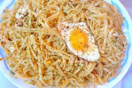 linguine-with-garlic-and-fried-egg-natures-yoke image