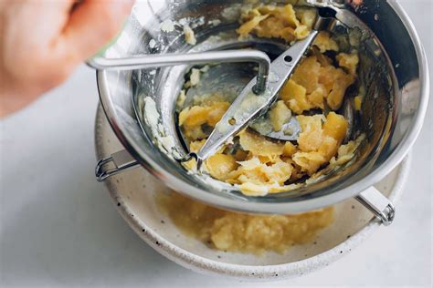 flourless-italian-almond-lemon-cake-recipe-the image