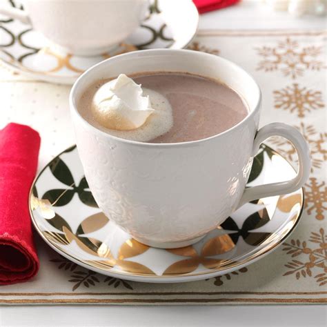 gingerbread-hot-cocoa-readers-digest-canada image