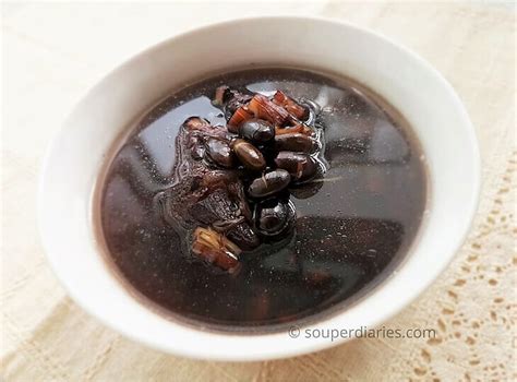 chinese-black-bean-soup-recipe-黑豆汤-souper-diaries image