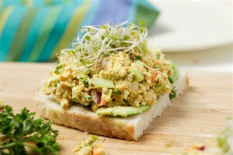 tofu-eggless-salad-sandwich-plant-based-cooking image