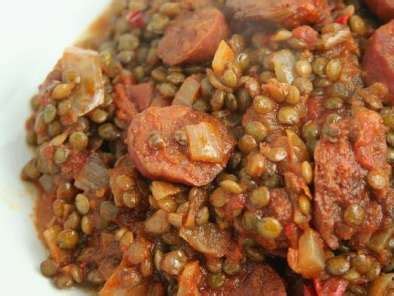 spicy-lentils-with-chorizo-recipe-petitchef image
