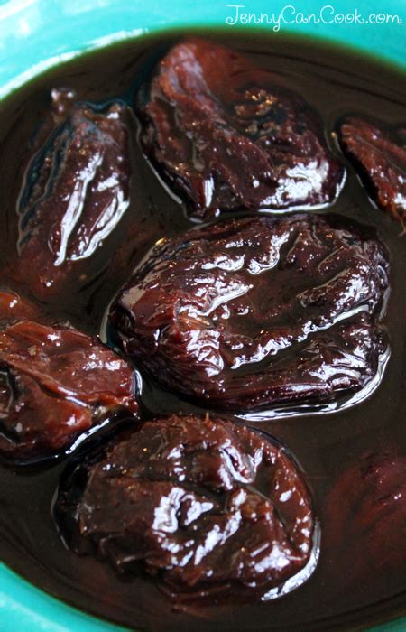 easy-stewed-prunes-homemade-prunes-jenny-can image