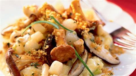bay-scallops-with-polenta-wild-mushrooms-sherry image