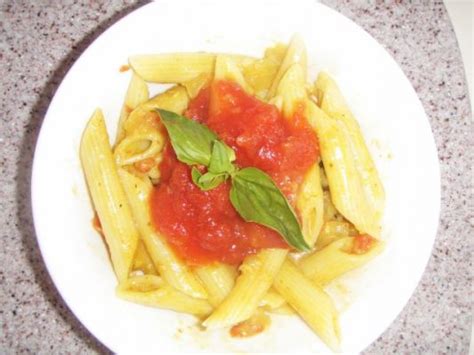 thai-curry-penne-with-tomato-ginger-chutney-on image