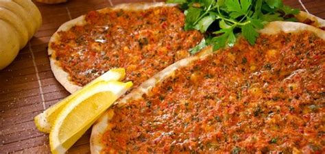 sfiha-lahm-bi-ajeen-arabic-pizza-i-love-arabic-food image