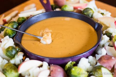 guinness-fondue-with-white-cheddar-catz-in-the-kitchen image