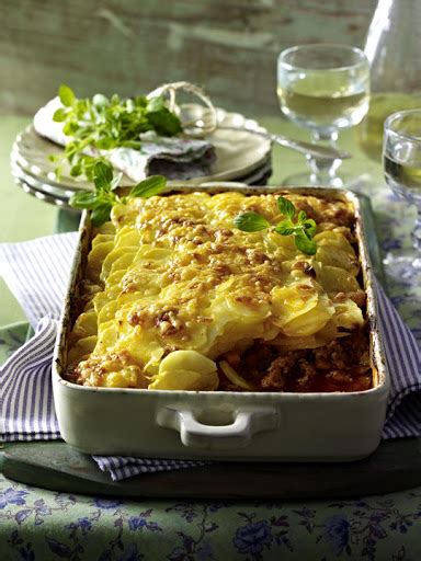 10-best-scalloped-potatoes-ground-beef image