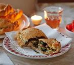 cheesy-mushroom-and-spinach-calzone-tesco-real-food image