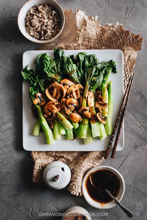 an-easy-chinese-broccoli-recipe-omnivores-cookbook image
