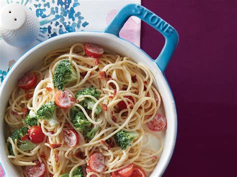 one-pan-creamy-bacon-broccoli-and-tomato-pasta image