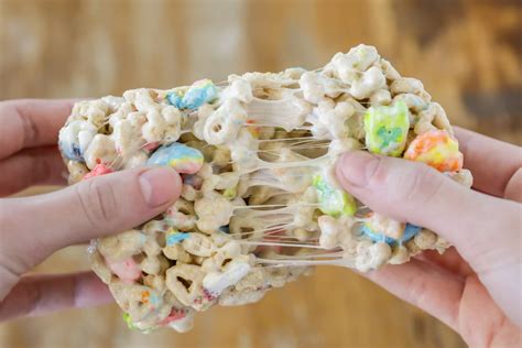 lucky-charms-treats-recipe-quick-easy-lil-luna image