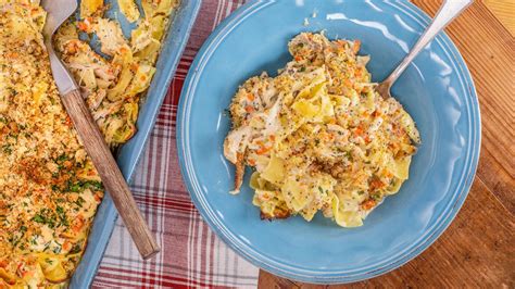 rachaels-poppy-seed-and-egg-noodle-casserole image