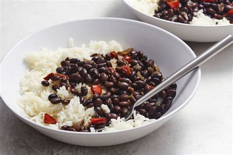 spanish-beans-and-rice-alubias-con-arroz image