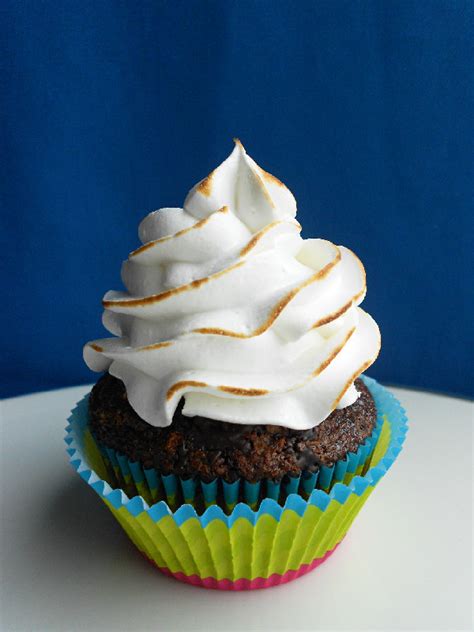 chocolate-graham-cracker-cupcakes-with-toasted image