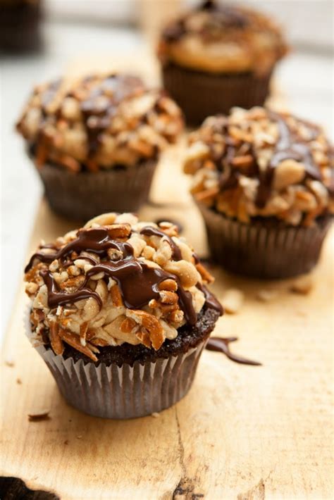 chocolate-peanut-butter-and-pretzel-cupcakes-david image