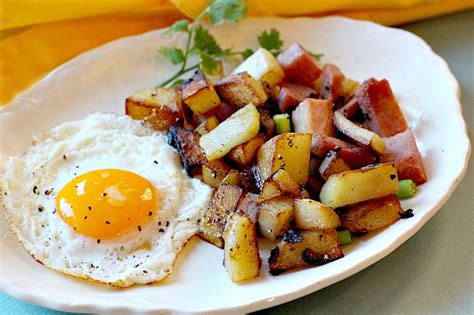country-potatoes-with-ham-cooking-on-the-ranch image