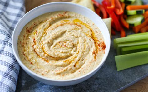 simple-homemade-hummus-made-in-the-blender image