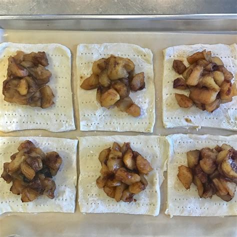 how-to-make-simple-caramelized-apple-tarts image