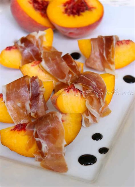 peaches-with-prosciutto-and-balsamic-glaze-la-bella-vita image