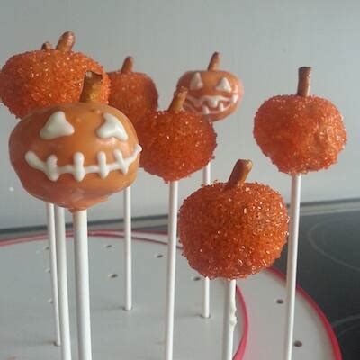 super-easy-pumpkin-patch-and-jack-o-lantern-cake-pops image