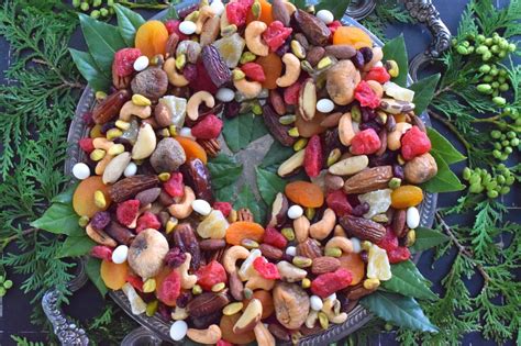 nuts-and-dried-fruit-wreath-lord-byrons-kitchen image