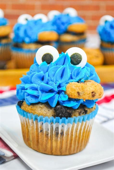 ultimate-cookie-monster-cupcakes-baking-beauty image