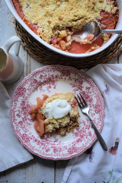 apple-and-strawberry-crumble-julias-cuisine image