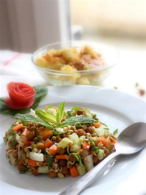 bean-sprout-salad-recipe-healthy-bean-sprout-salad image