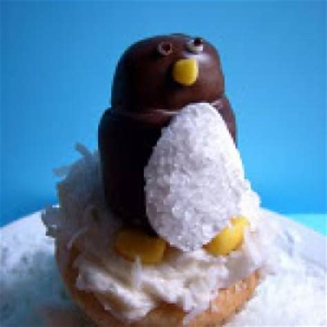 candy-penguin-cupcakes-food-crafts-for-kids-tip image