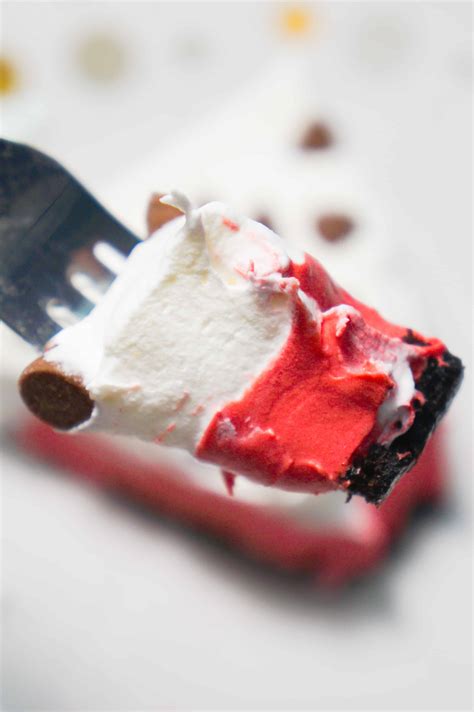 no-bake-red-velvet-pie-this-is-not-diet-food image