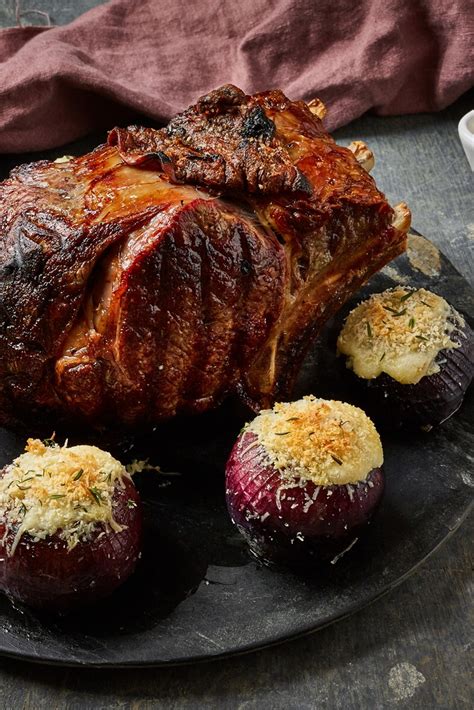 rib-eye-steak-with-garlic-pressed-potatoes image