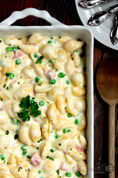 white-cheddar-macaroni-and-cheese-with-ham-and-peas image