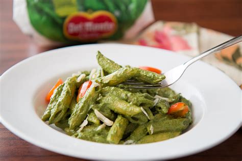 penne-pasta-recipe-in-spinach-pesto-sauce-archanas image