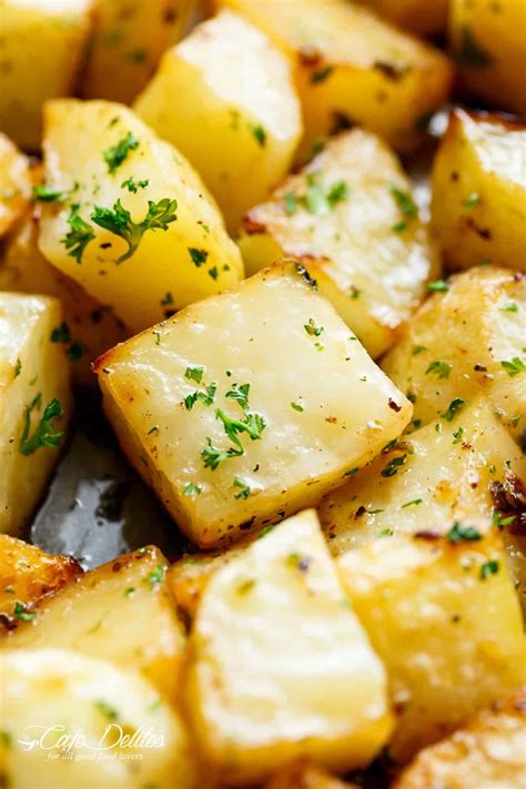 crispy-garlic-roasted-potatoes image