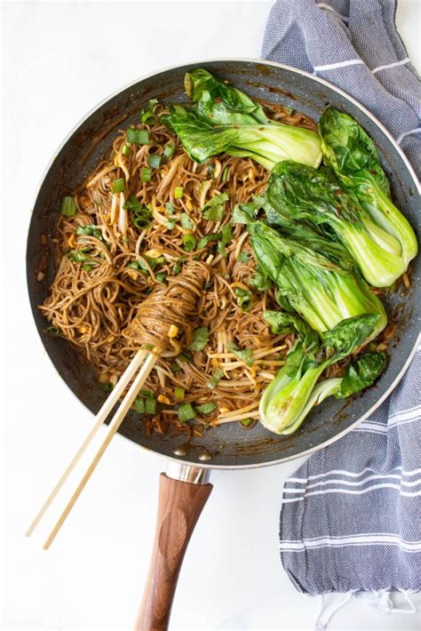 spicy-garlic-soba-noodles-with-bok-choy image