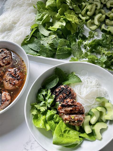 vietnamese-pork-patties-bn-chả-djalali-cooks-cold image