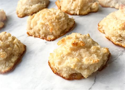 5-ingredient-chewy-coconut-macaroons-insanely-good image