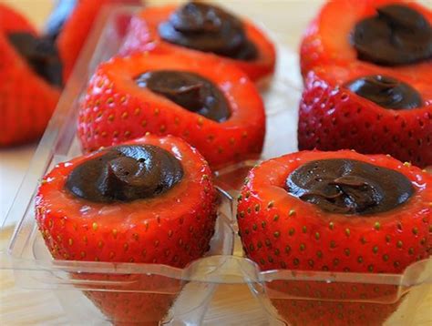 recipe-inside-out-chocolate-strawberries-duncan image