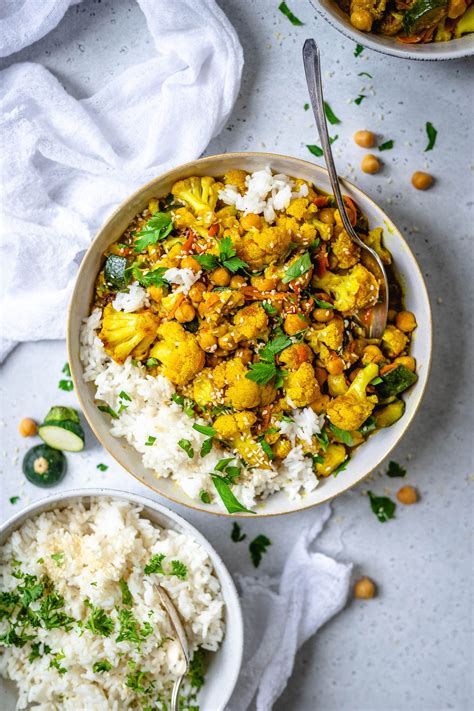30-minute-cauliflower-chickpea-curry-vegan-two image