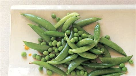fresh-green-peas-and-sugar-snap-peas-in-sesame-dressing image